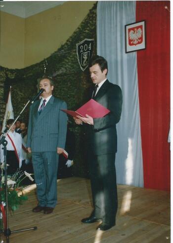 Wystąpienia okolicznościowe. W momencie nadania imienia SP 204 jej Dyrektorem był Pan Henryk Potapowicz